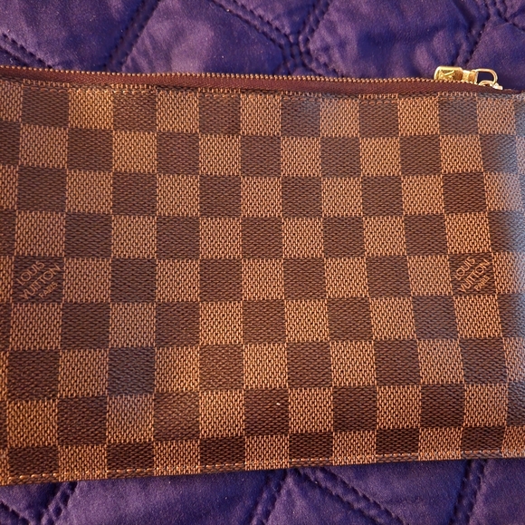 Louis Vuitton Handbags - Louis Vuitton Wristlet